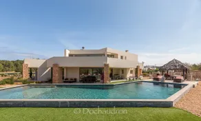 CAN DO IT - Paradise with It's Own Indoor Garden - Image 3