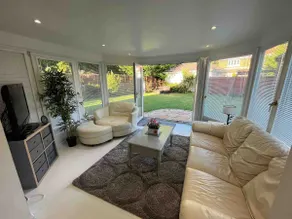 Spacious retreat in the suburbs of Cardiff - Image 2