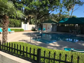 BEAUTIFULLY NEW DESIGNED CONDO CLOSE TO THE BEACH - Image 2