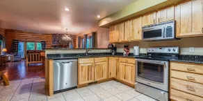 Log Gables - Lake Front - Image 5