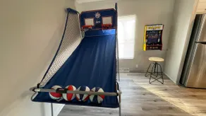 Arcade House/Pop A Shot/PAC Man.Kalahari/Cedar Pt - Image 3