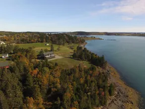 Maine House (Rossport by the Sea)-Overlooking Bay - Image 2