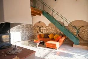 Stone barn w/ heated pool & sauna - Image 2