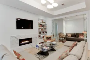 Luxury Apartment steps to The Dupont Circle Metro - Image 2