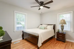 Yellow Door Cottage - 3BR, Pet & family friendly! - Image 5