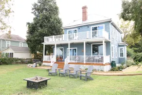 Beautiful, serene waterfront property - Image 2