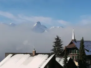 Amplio ático con impresionantes vistas a la montaña y al lago: Ackaert - Top of Thun - Image 4
