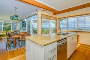 A must stay.... Panoramic ocean & mountain views! - Image 5