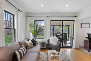 Gorgeous! Modern 3 Bed Home by Lake Mtka & Wayzata - Image 3