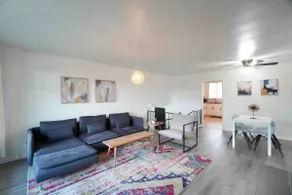 Modern & Minimalist Home Near UNC & Hospital - Image 5