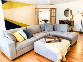 Peaceful Ranch-style Single level 3B Retreat - Image 3