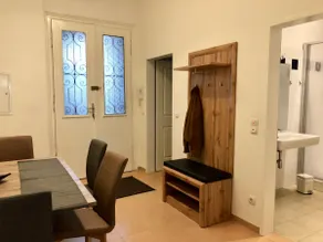 Gorgeous Viennese Apartment 10 min to City Center - Image 3