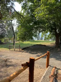 Maple Pines Guest House - Image 4