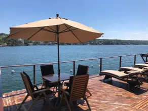 Lakefront house with chef service - Image 2