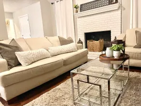 Entire Home, 3bd- 2bath. Check-out 12pm - Image 3