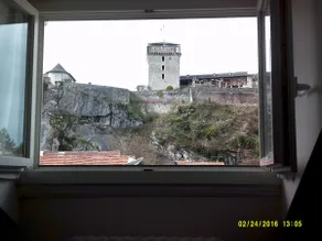 Large 4 bedroom near sanctuaries - Image 2