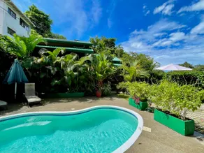 Tropical Cabin • 10 Min to Beach & Park - Image 5