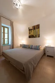 Gîte with a view of the Canal du Midi and the olive trees - Image 5