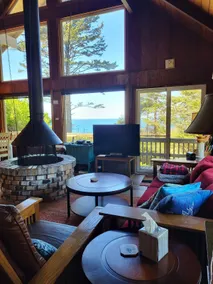 Lost boy beach Chalet. Oceanside, oregon - Image 2