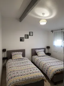 50 m² house with small fenced garden - Image 3