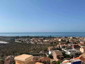 Bay views, swimming pool, barbecue and 2 bathrooms - Image 2