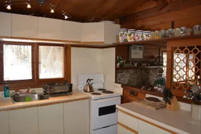 Pan-Abode Log House - Image 4