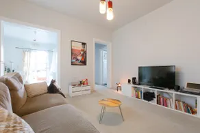 Comfortable, simple and central - Image 4