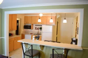 Gather in historic home - sleeps 8. A/C & EV - Image 5