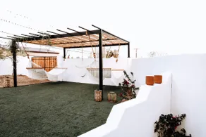NEWLY updated! hot tub, pool & rooftop city views - Image 4