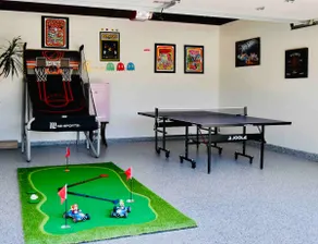 Desert Dream Game room, Bikes & Electric Scooters - Image 2