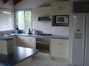 Beach Place Lakes Entrance - Image 5