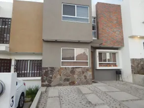 Spacious and Comfortable House for Vacation or Work - Image 3