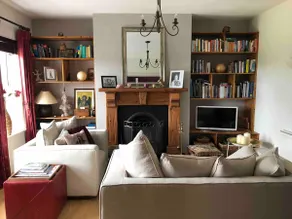 Spacious 4 Bed with high speed WiFi workspace - Image 2