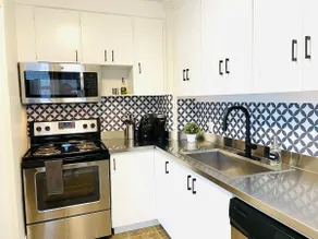 Stylish 3-Bdrm Retreat, 8 min DT, 5 min NAIT - Image 2