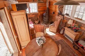 The Run-In - Beautiful Country Cabin with Hot Tub - Image 2