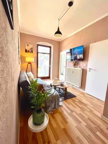 Elbling Apartment | Terrasse • Netflix • Wein | - Image 3