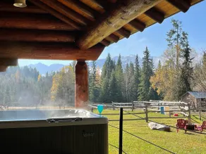 Cozy log cabin, stunning views with hot tub. - Image 2