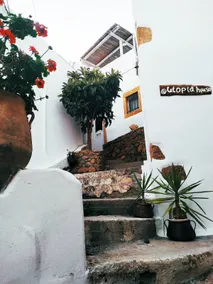 Traditional House Utopia in Pefki, Makry Gialos - Image 2