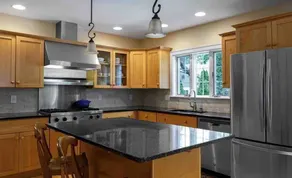 Stunning 4 bedroom with access to private beach - Image 3