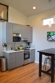 WHOLE HOUSE! Tiny Home on Bend's East Side - Image 4
