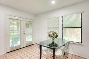 ★Great For Exploring the SoCo Area - Sleeps 6!★ - Image 4