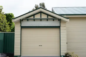 Comfy home by CBD. Parking, WiFi, Outdoor living. - Image 3