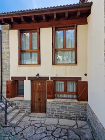 The house in the woods - Image 2