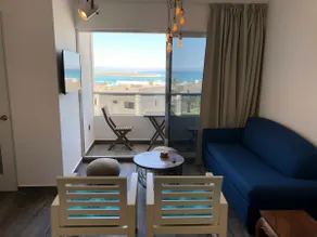Amazing Views | Modern 1BR | Pools | Gym | Cinema | Netflix - Image 2