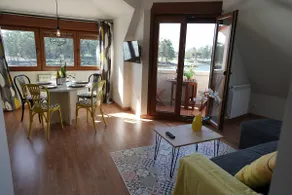 SEA VIEWS, FEW METERS TO THE BEACH, MAIN STREET - Image 2