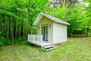 Private Log Cabin with 7 beds, 2 futons + hot tub - Image 3
