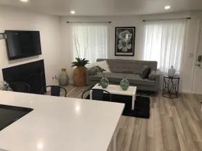Luxury Brand New Remodeled 3 Bedroom Duplex! - Image 5