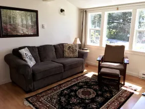 Trillium Cottage-Hot tub- Woodstove-Walk to Town - Image 4