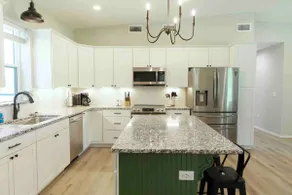 The Scissortail Farmhouse - LAND, HOT TUB, horses! - Image 4