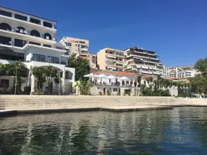 Beachfront Apartment 200m From Port - Image 2